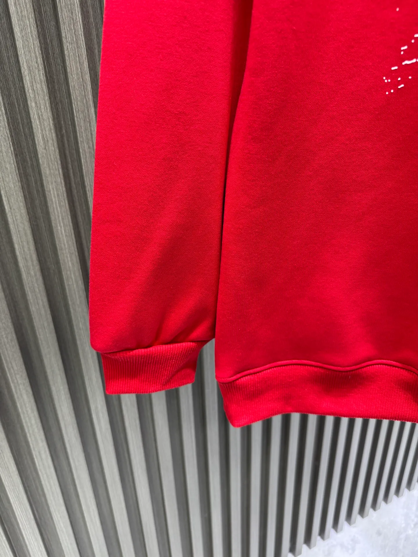 🅿️280 Louis Vuitton 1*v25 new autumn and winter new donkey brand series hooded pullover sweatshirt 400g pure cotton➕silver fox velvet The font of this sweatshirt is designed by the trend designer VERD, which adds a touch of casualness and free style. The classic combination of solid color sweatshirts. The neat corridor shape shows the minimalist style. Many trend stars interpret the upper body. Simple and comfortable street feeling. The stacking of sweatshirts + shirts will never go out of style. The comfort of a classic fit and the soft, lightweight non-brushed fabric make it super comfortable to wear.